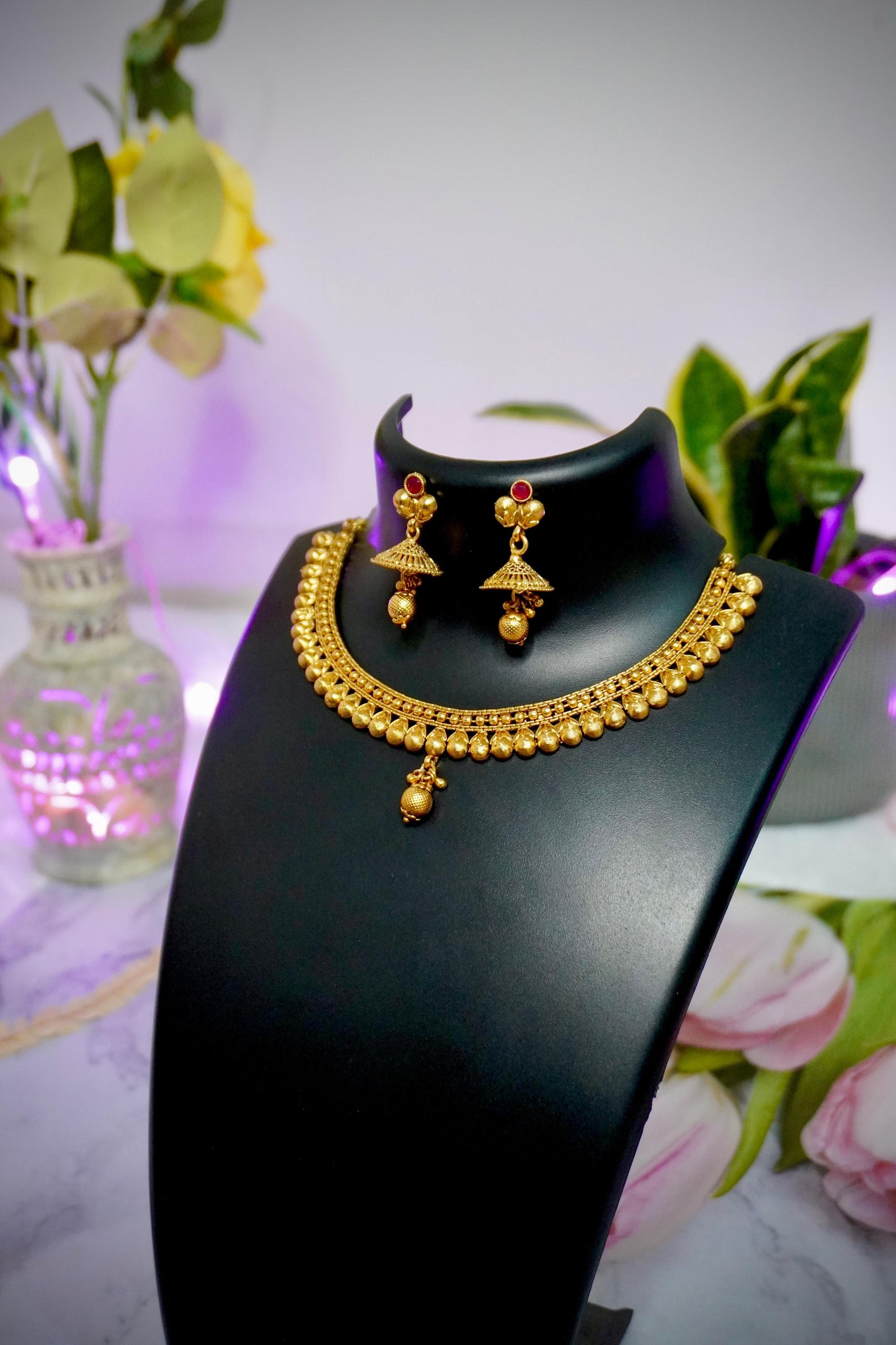 Antique Gold Short Necklace AG020