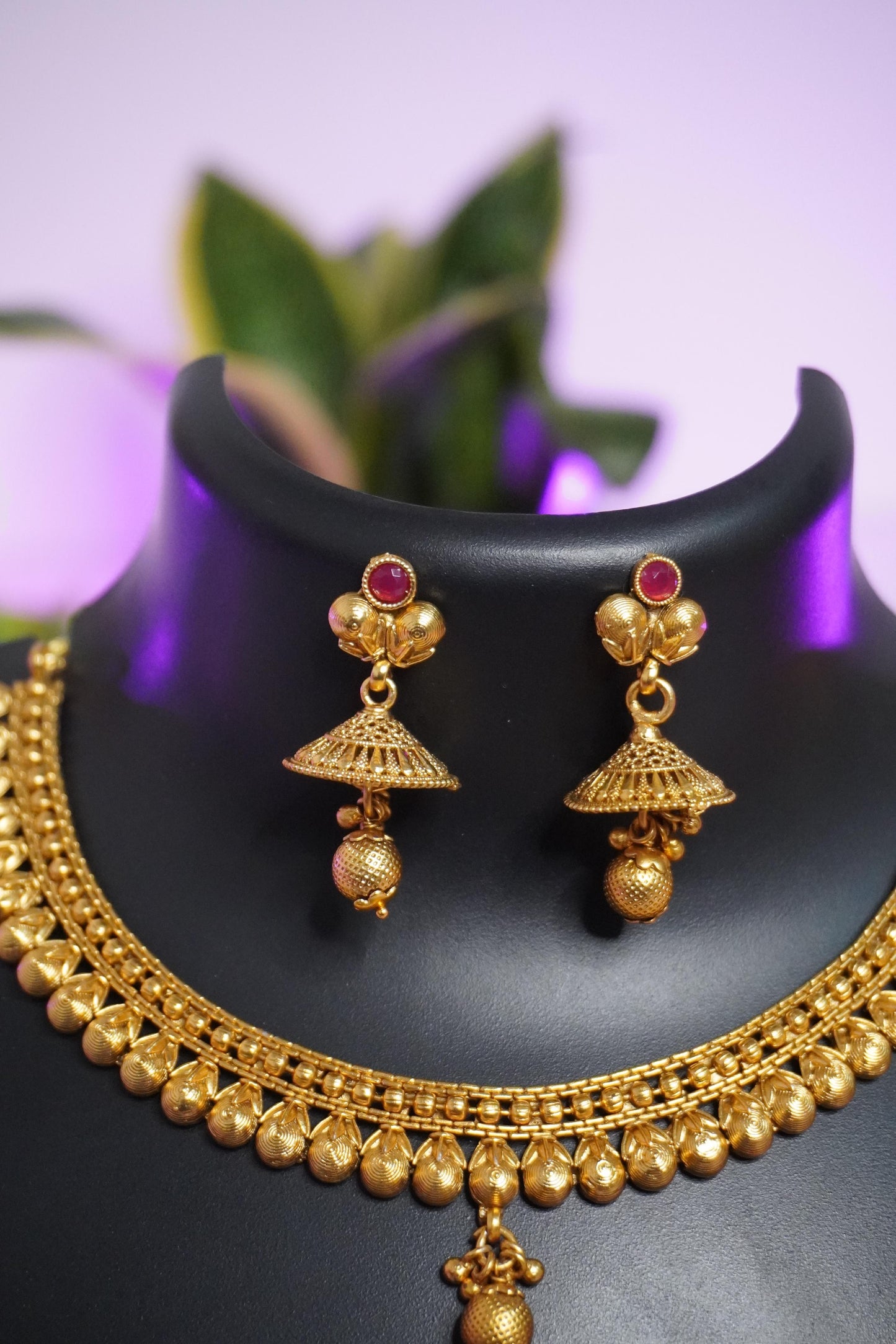 Antique Gold Short Necklace AG020