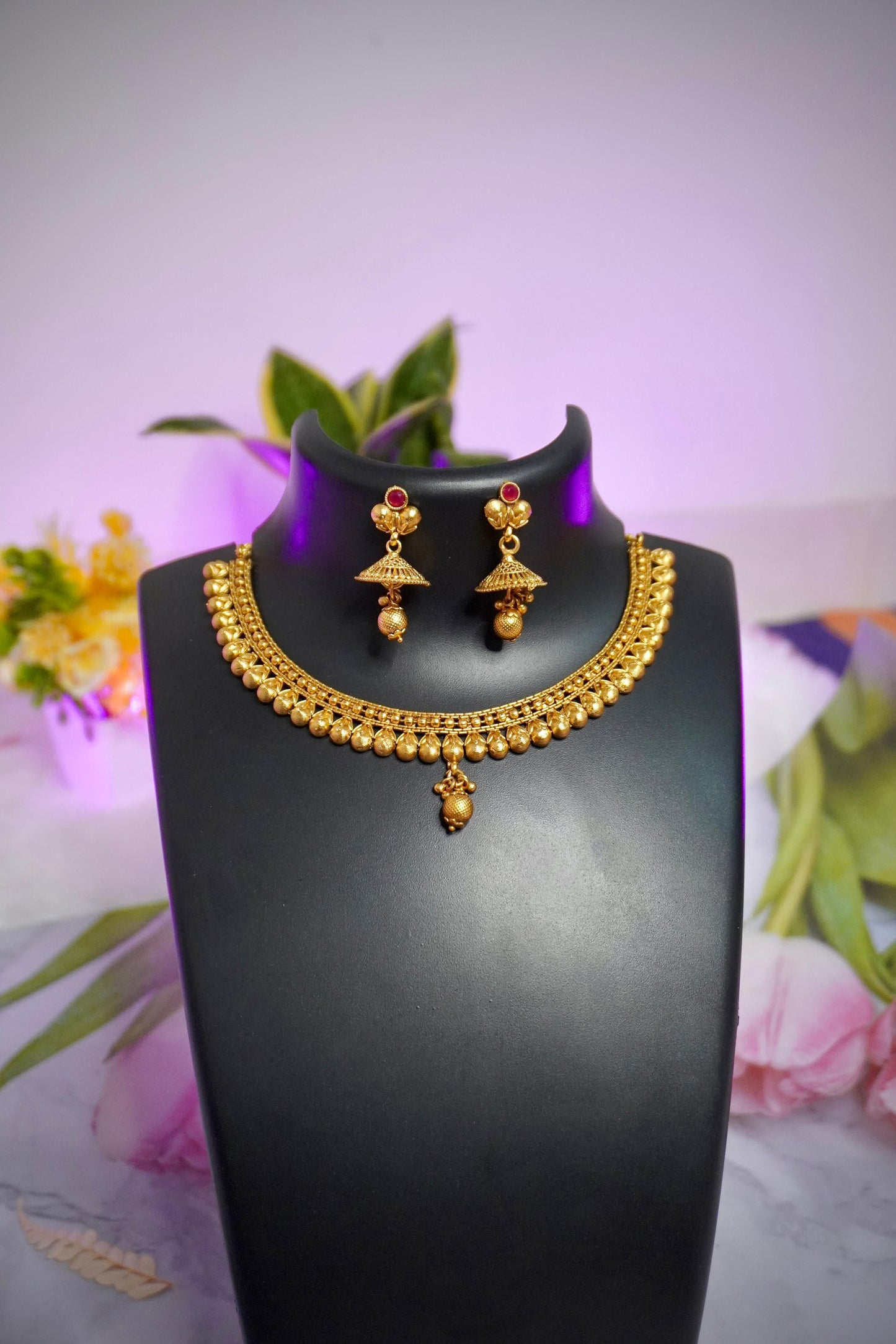 Antique Gold Short Necklace AG020