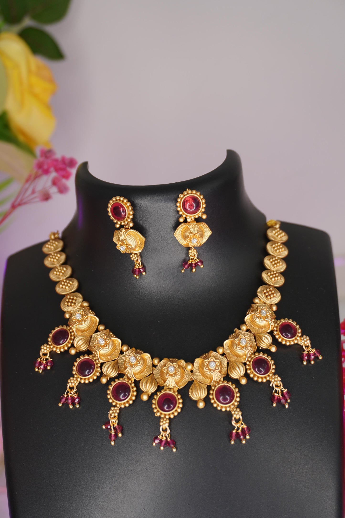 Magenta Antique Gold Short Necklace AGK001