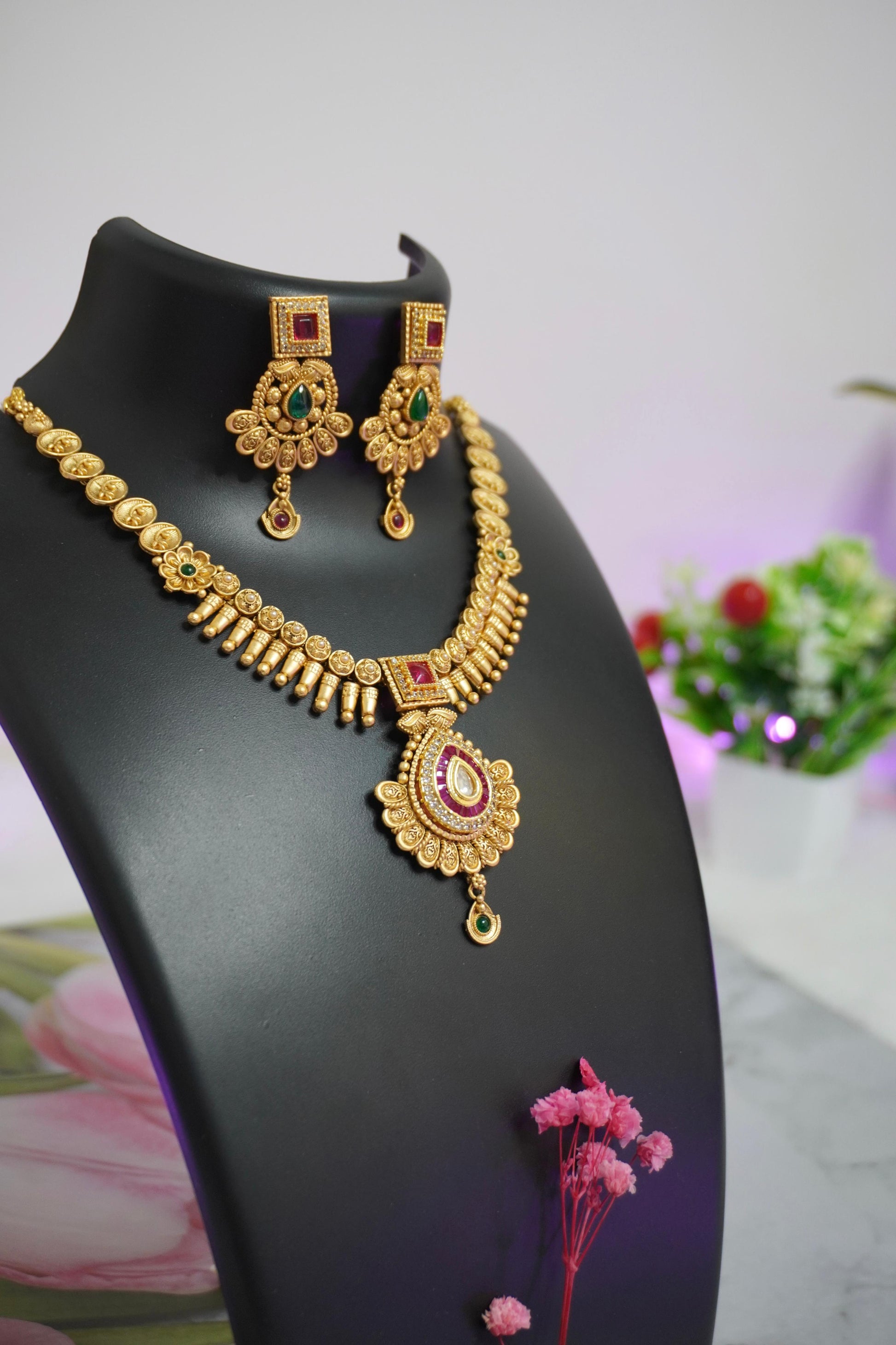 Kundan Antique gold necklace set