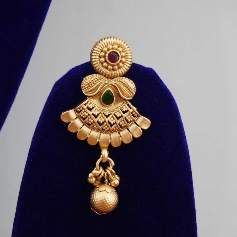 FAB Antique Gold Kundan Necklace Set