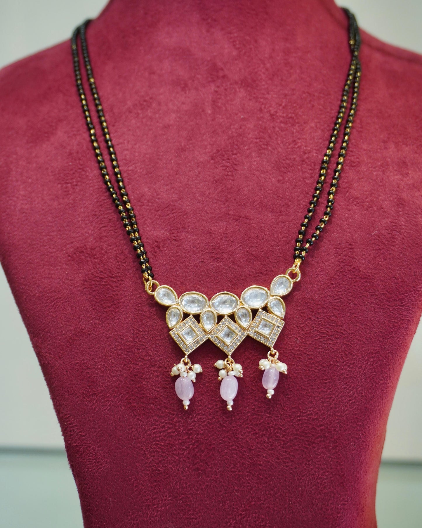 Kiara's mangalsutra M010
