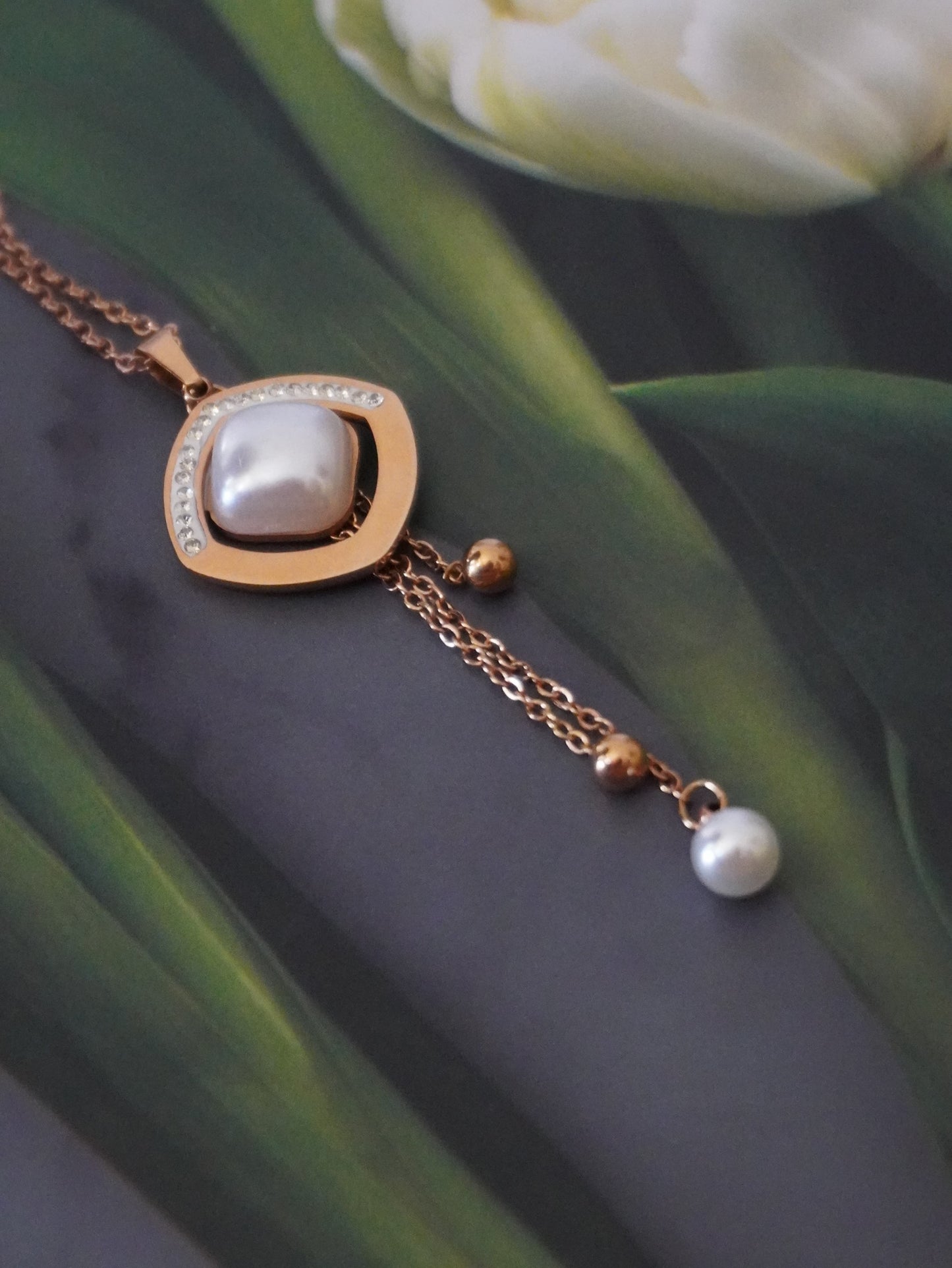 Jinny Rose Gold Square Pearl Pendant