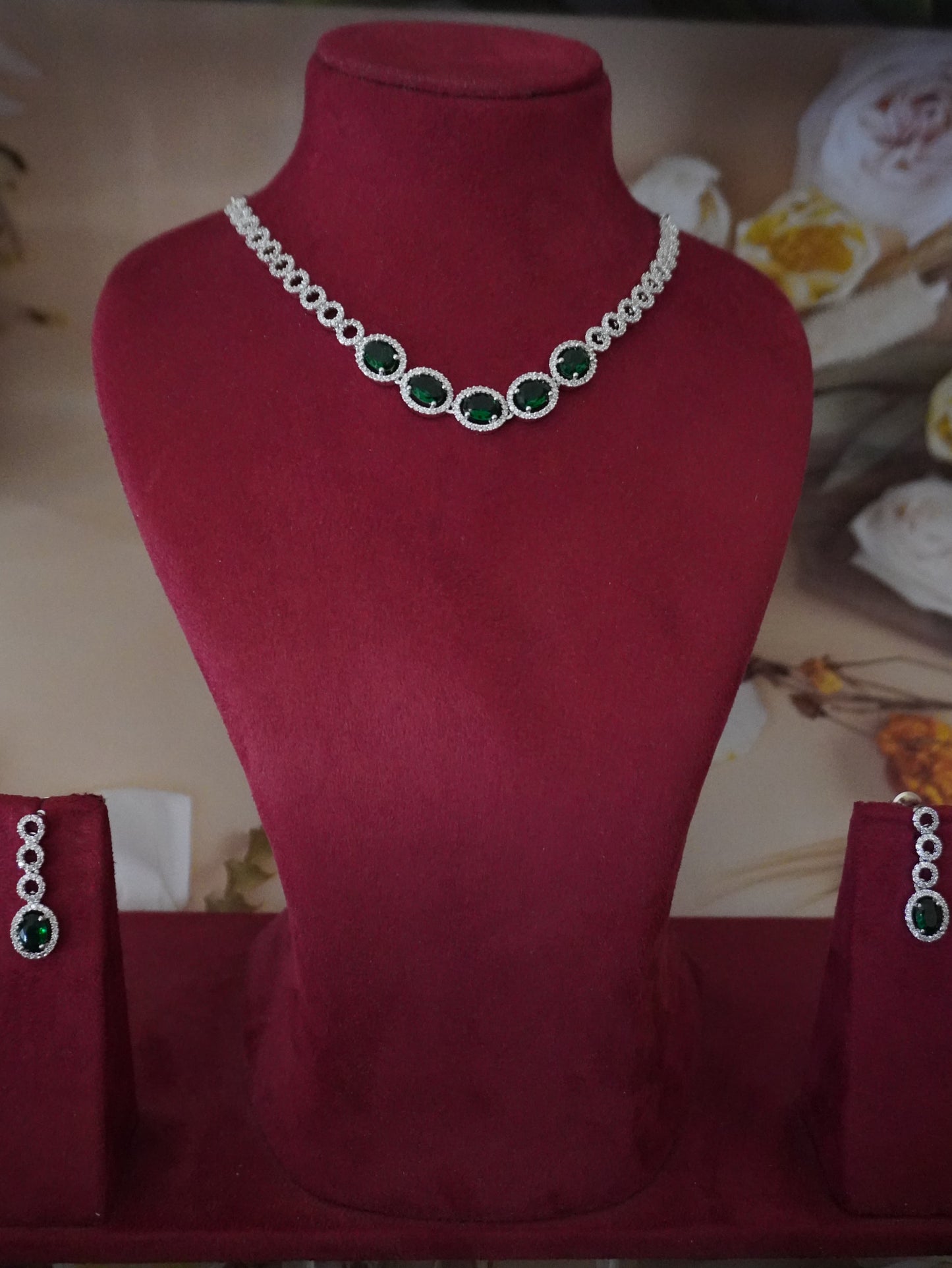 Madhubala green ad necklace