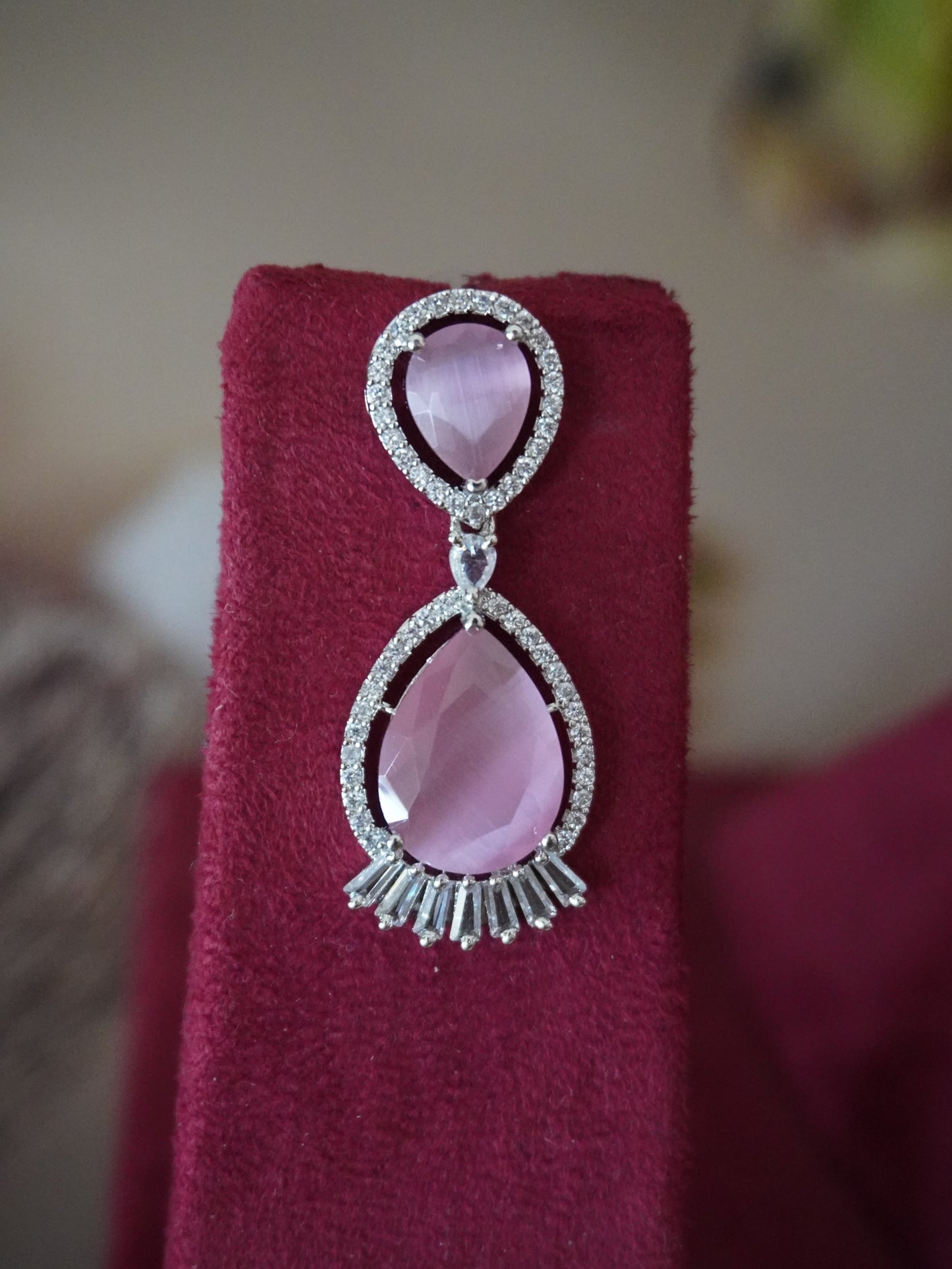 Naina tear drop pink ad necklace