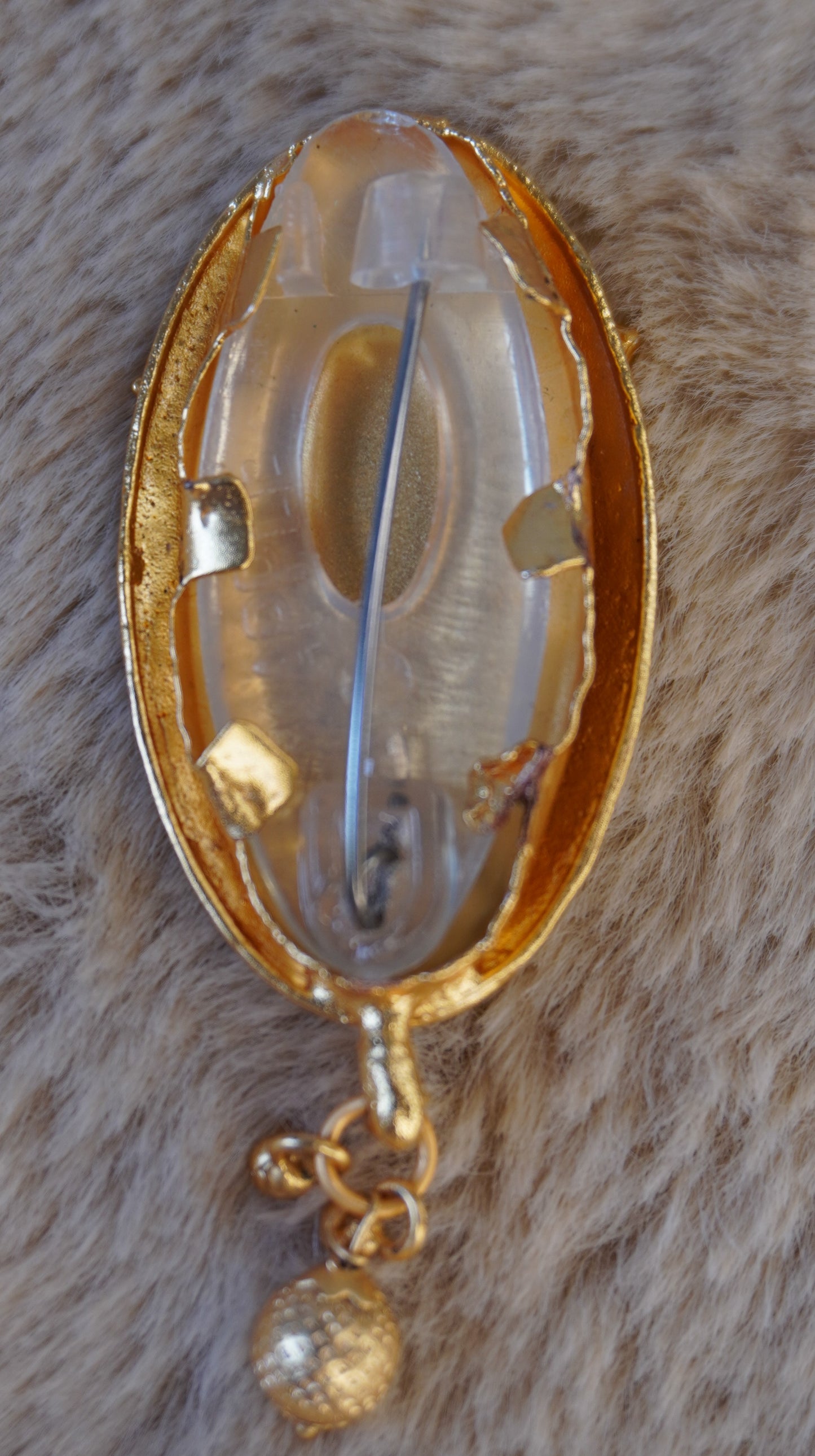 Nayra's saree pin