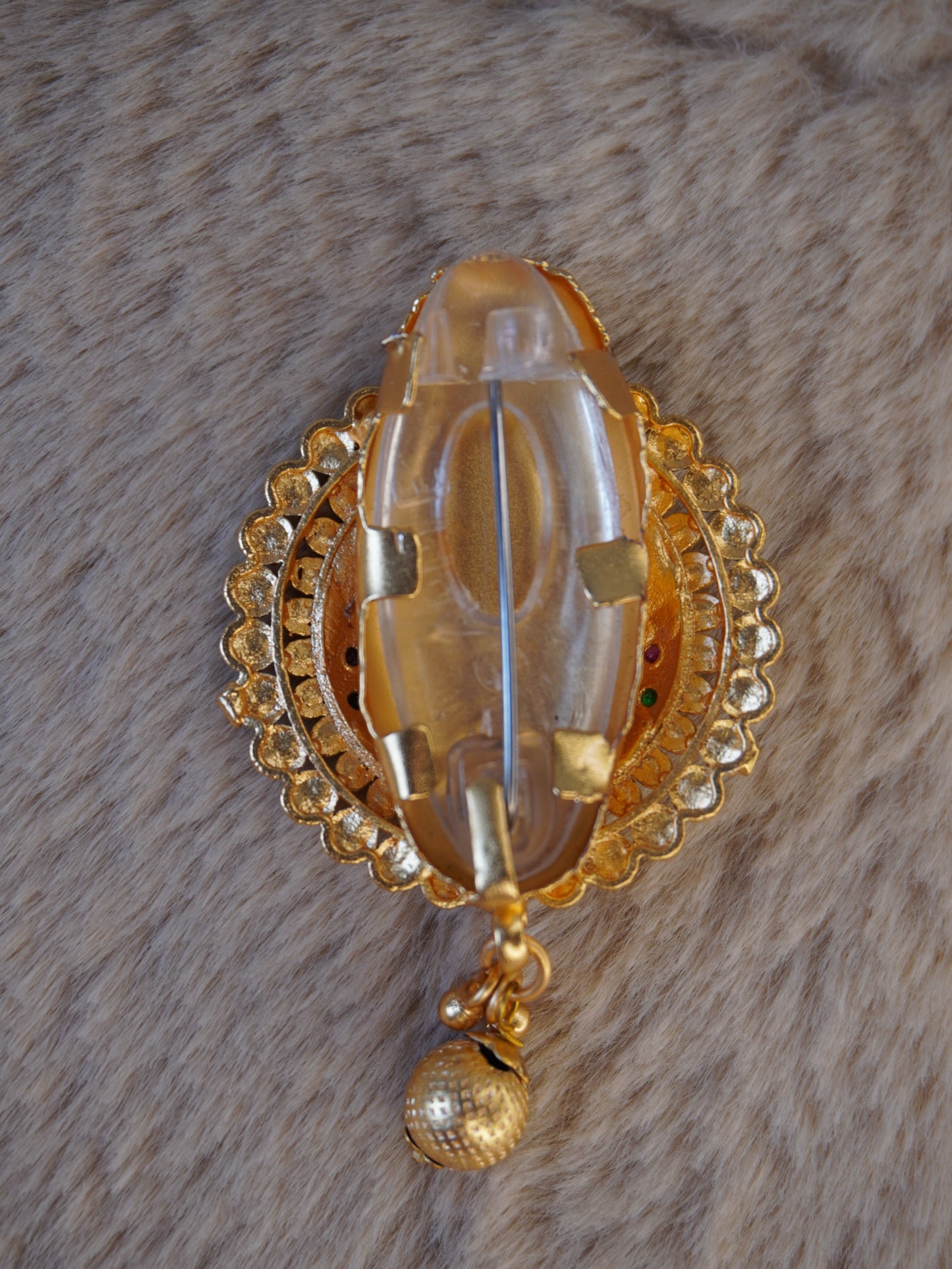 Shristhi's saree pin