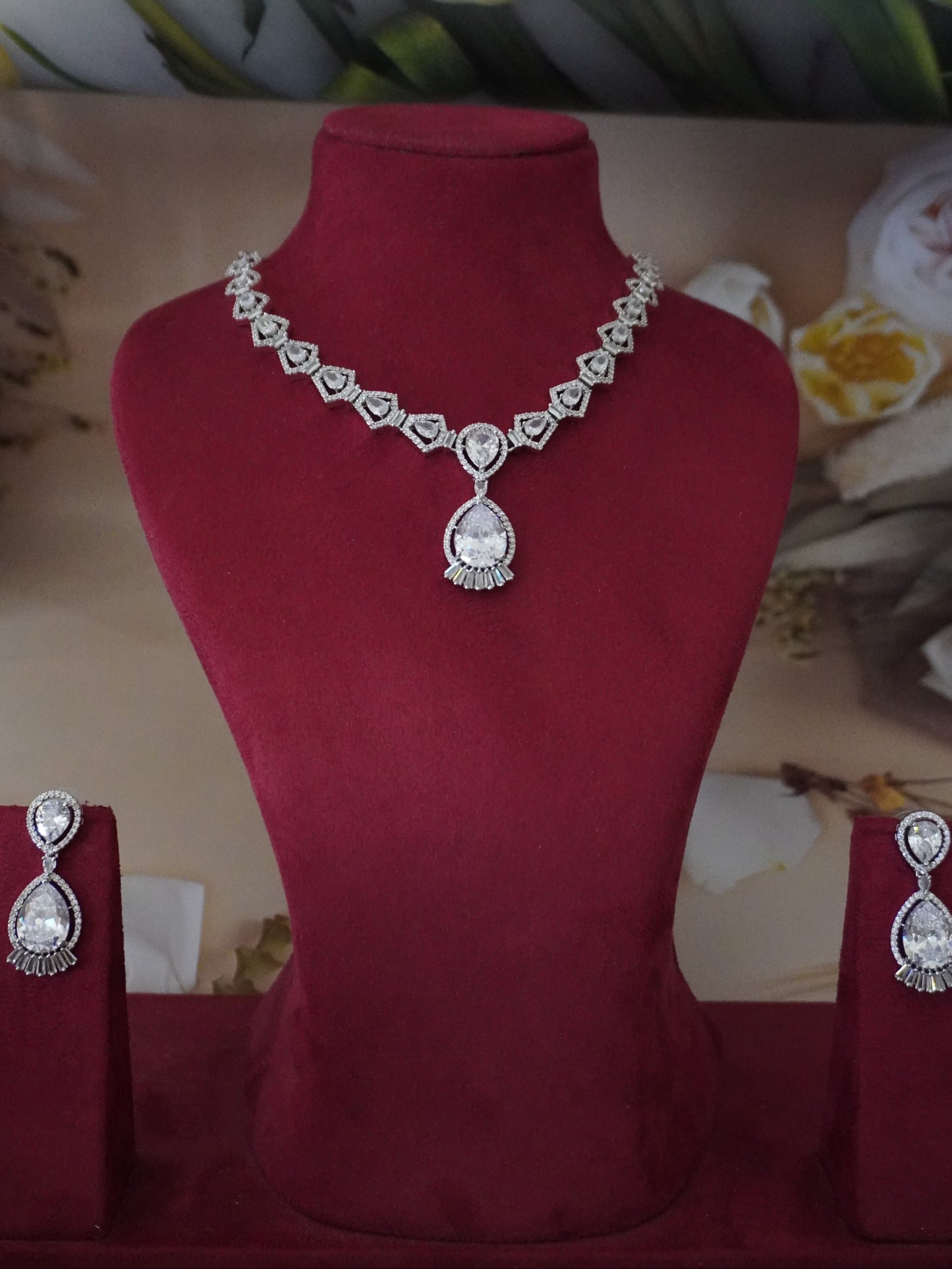 Sloka American diamond necklace