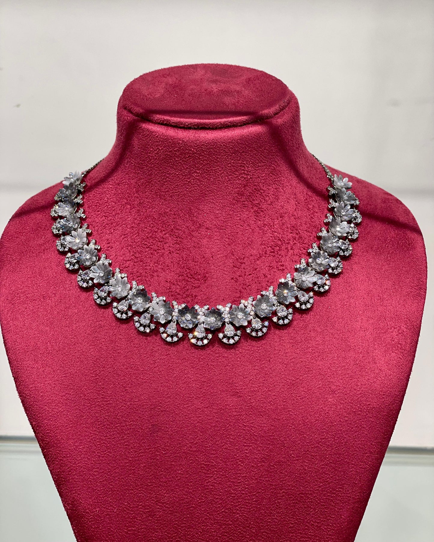 silver flower ad short necklace set