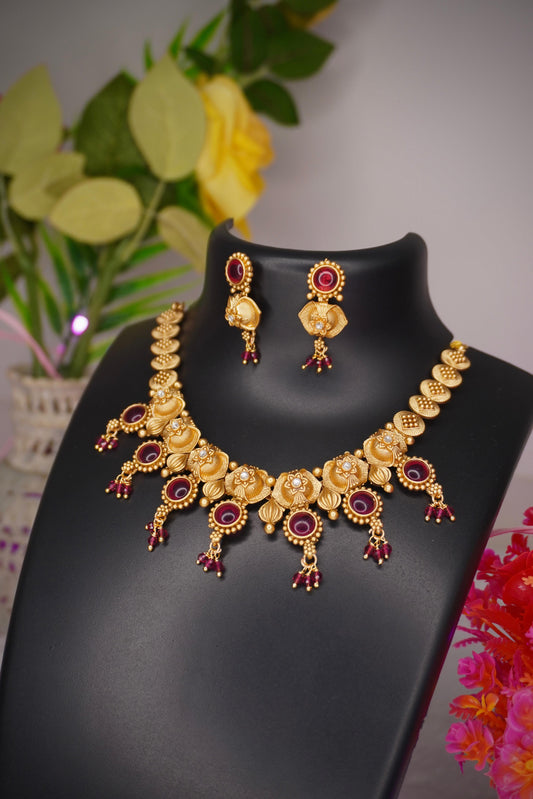 Antique Gold Magenta Kundan Short Necklace AGK001