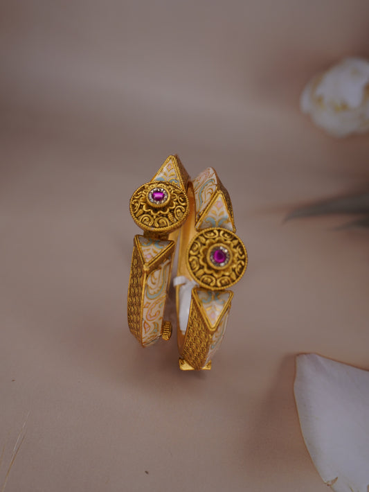 ELEGANT TRADITIONAL BANGLES