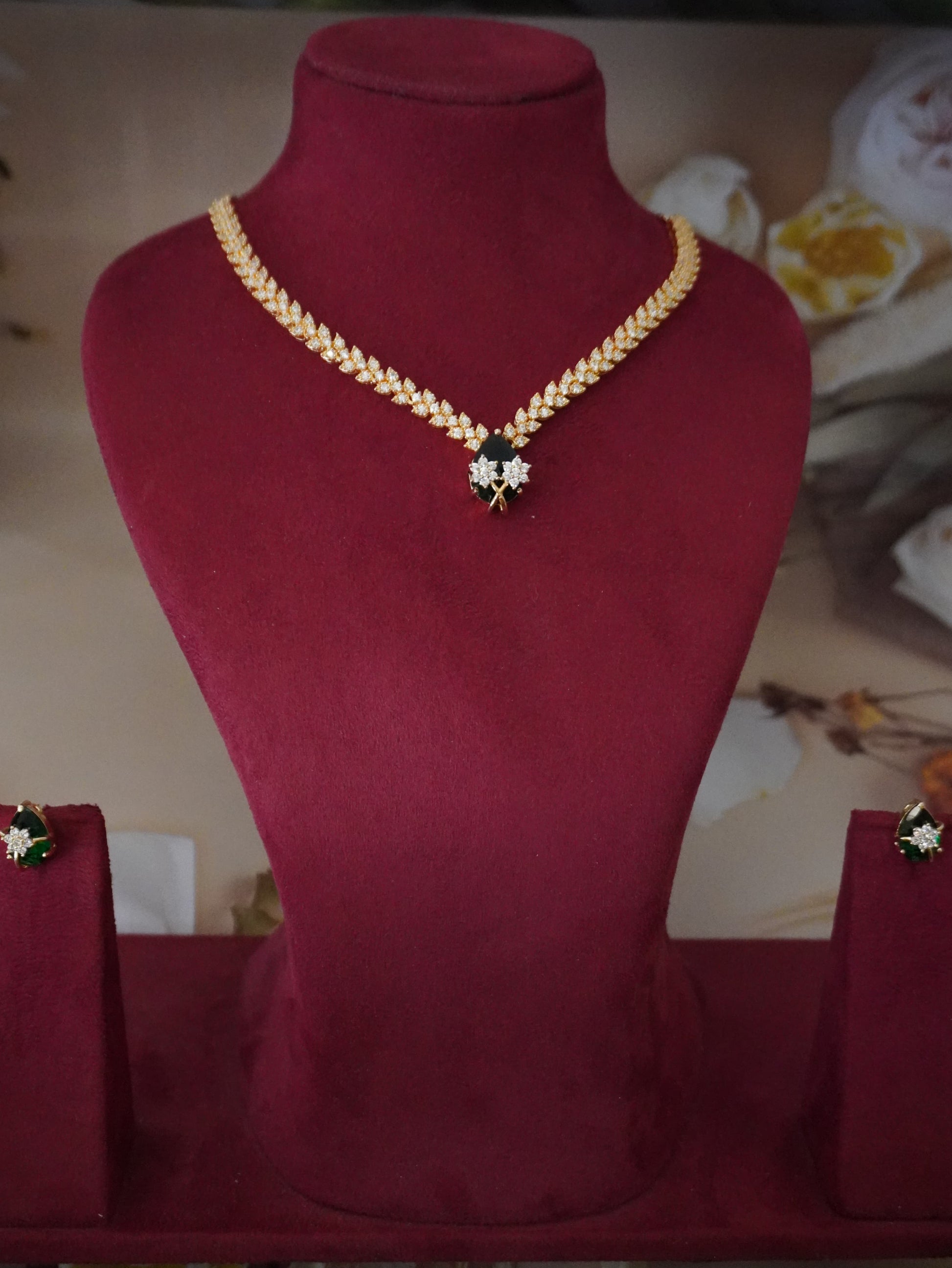 Victoria  green emerald ad necklace
