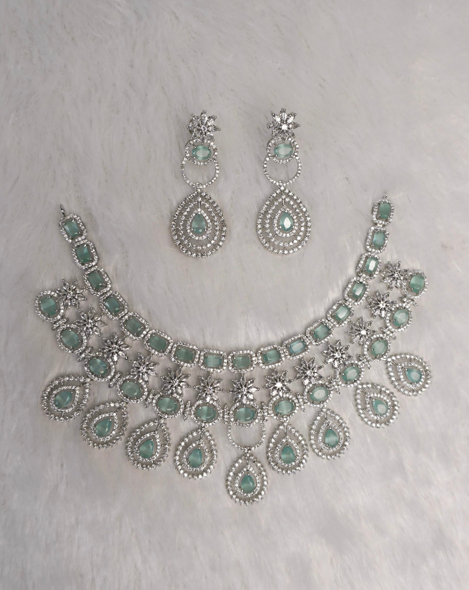 mint layered ad necklace set