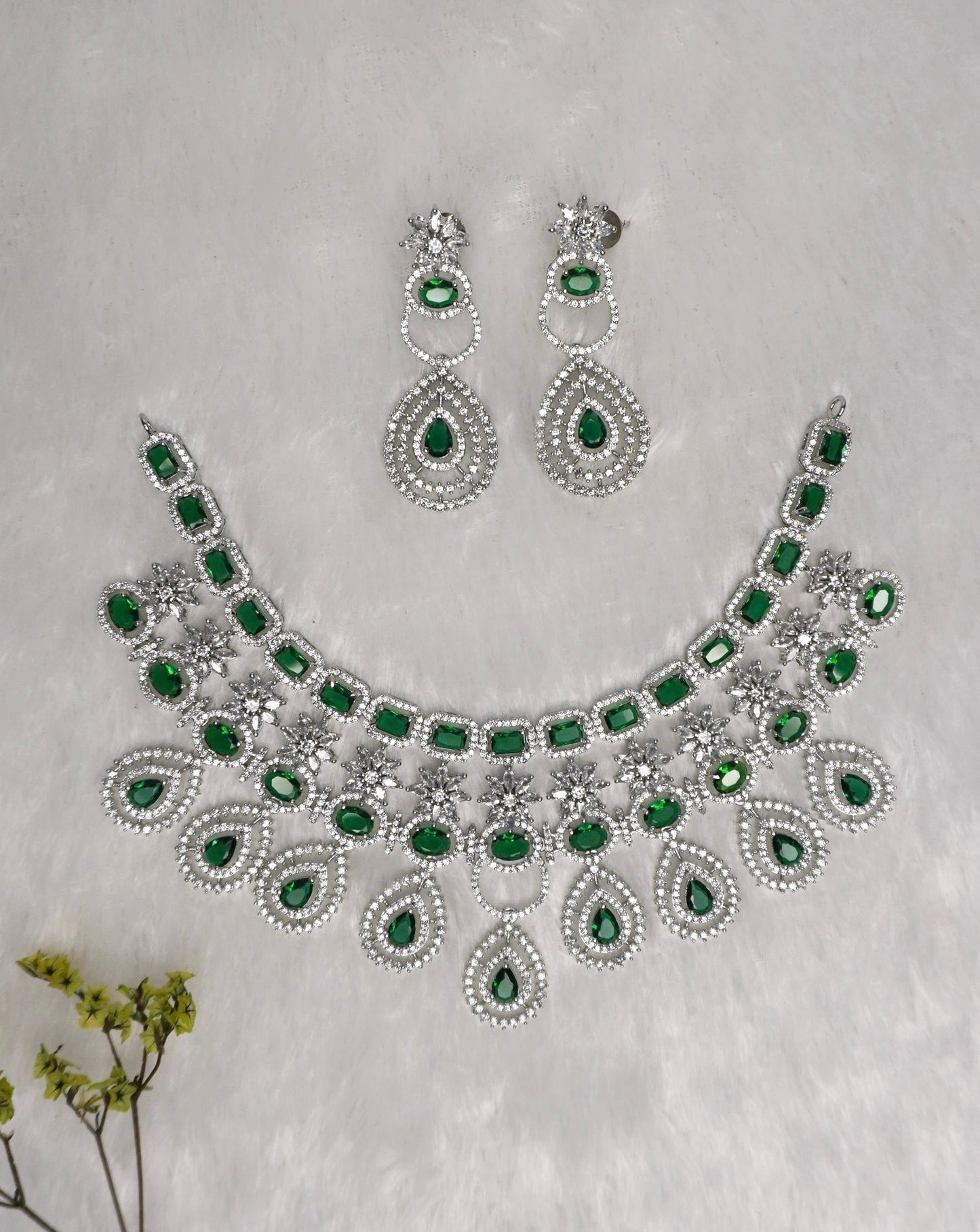 green layered ad necklace set