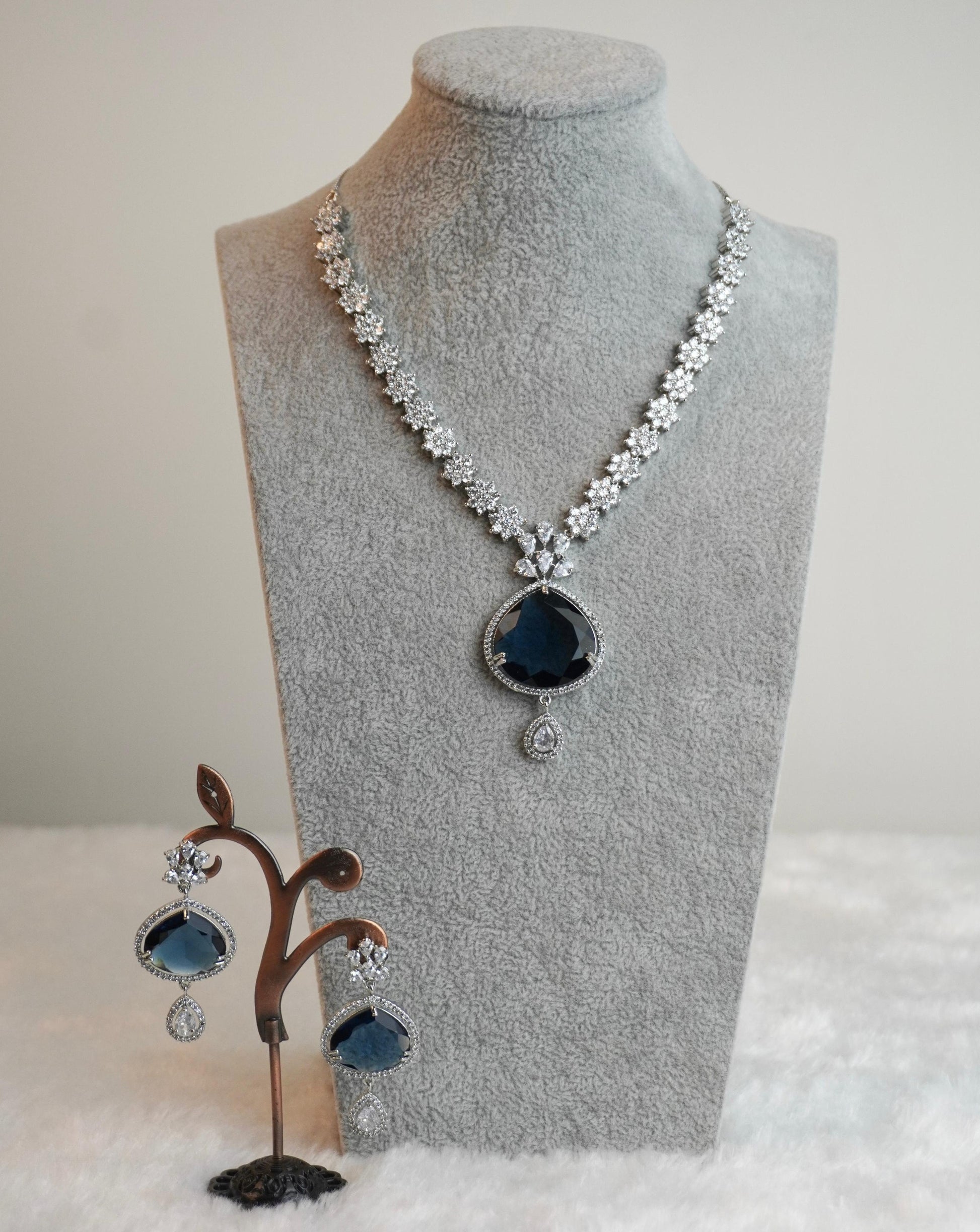 pendant blue ad necklace set