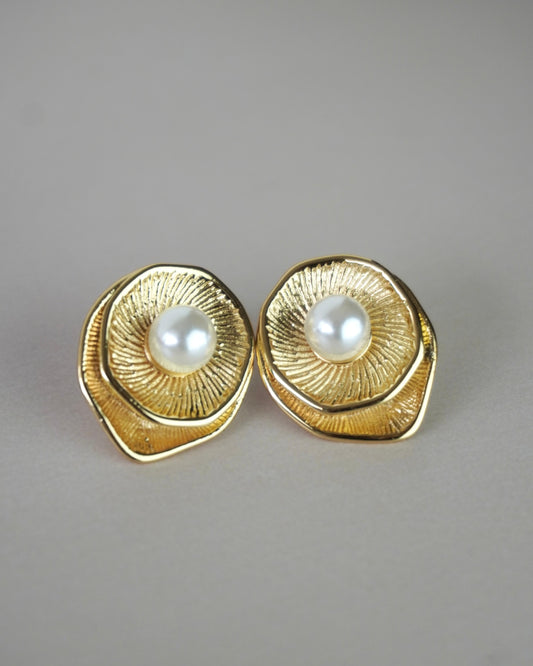 Gold Lotus Pearl Earring E003