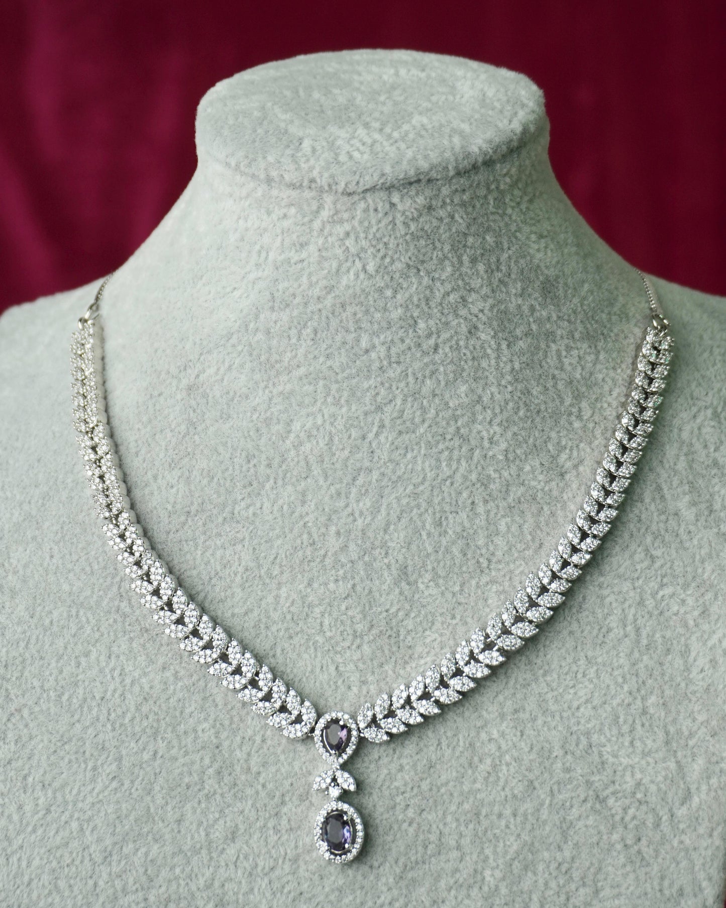 silver pendant ad necklace